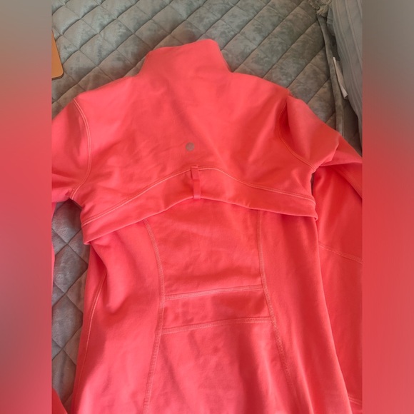 Women’s lululemon define jacket size 4 coral color - Picture 4 of 4